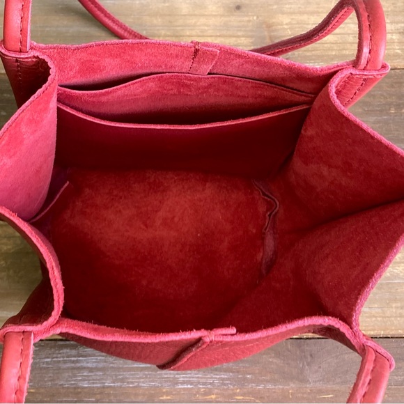 Portland Leather Scarlet Shoulder Bag - Picture 7 of 11